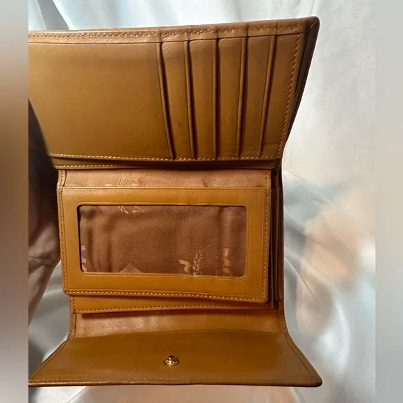 MCM Tote & Wallet Set - Picture 8 of 15